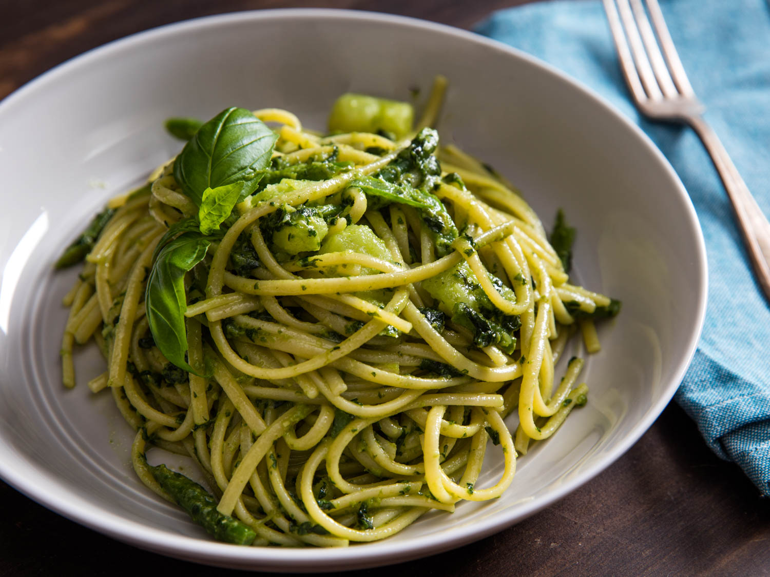 Linguine with Pesto, Green Beans and Potatoes